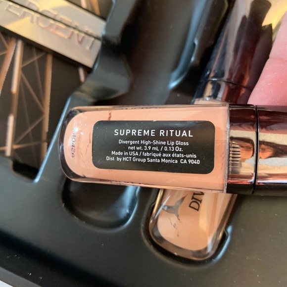 Sephora Divergent Multipiece Collectors Makeup Kit - Picture 13 of 16